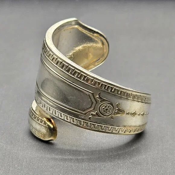 VTG Monarch Plate Silver Spoon Ring Size 10 Ornate Floral Pattern 15.61g - Picture 2 of 10